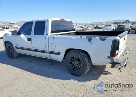 2002 Chevrolet Silverado C1500 z USA, uszkodzony, nr VIN 2GCEC19V221115482